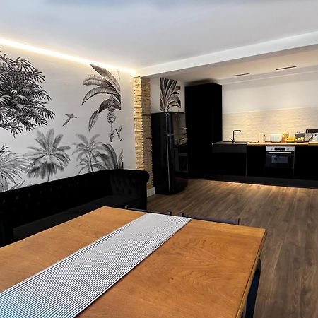 Luxury Pintoreria Vitoria Bagian luar foto