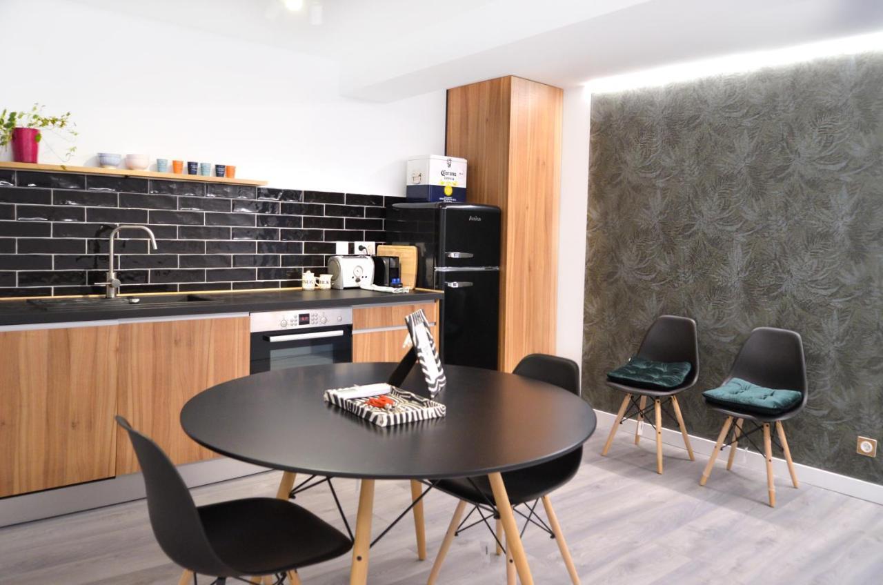 Luxury Pintoreria Vitoria Bagian luar foto