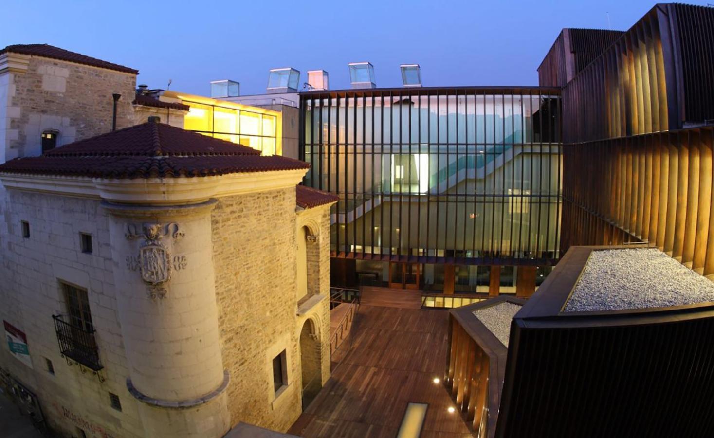Luxury Pintoreria Vitoria Bagian luar foto